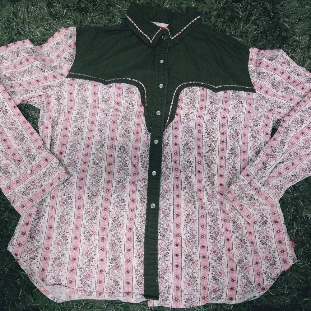 Women's Levi's button down western shirt